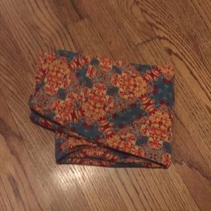 BUNDLE AND MAKE ME A OFFER ! OS LulaRoe leggings